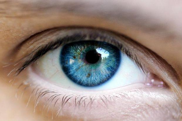 بهترین روش های موثر و خانگی برای درمان خشک شدن چشم ها