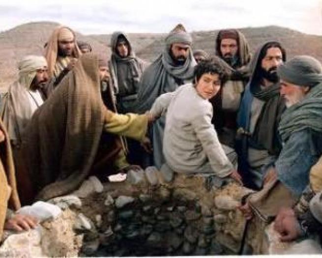دعا و توسل کردن حضرت یوسف (ع) به ائمه اطهار (ع) درون چاه