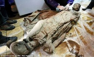 آیا در ایران باستان اجساد مردگان را مومیایی میکردند؟,افسانه مومیایی کردن اجساد در ایران باستان