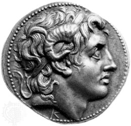 عکسهای کشف گنج‌ اسکندر مقدونی داخل غار شامل سکه‌ طلا و نقره با تصویر اسکندر،زیورآلات طلایی حلقه،دستبند، و گوشواره
