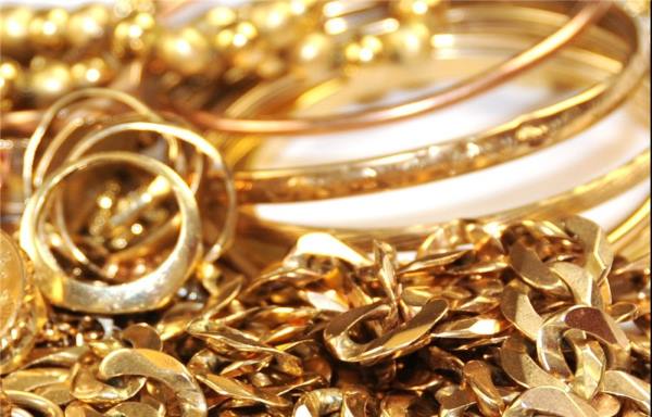 تعبیر خواب دستبند طلا – دیدن گردنبند و النگو طلا در خواب چه تعبیری دارد ؟
