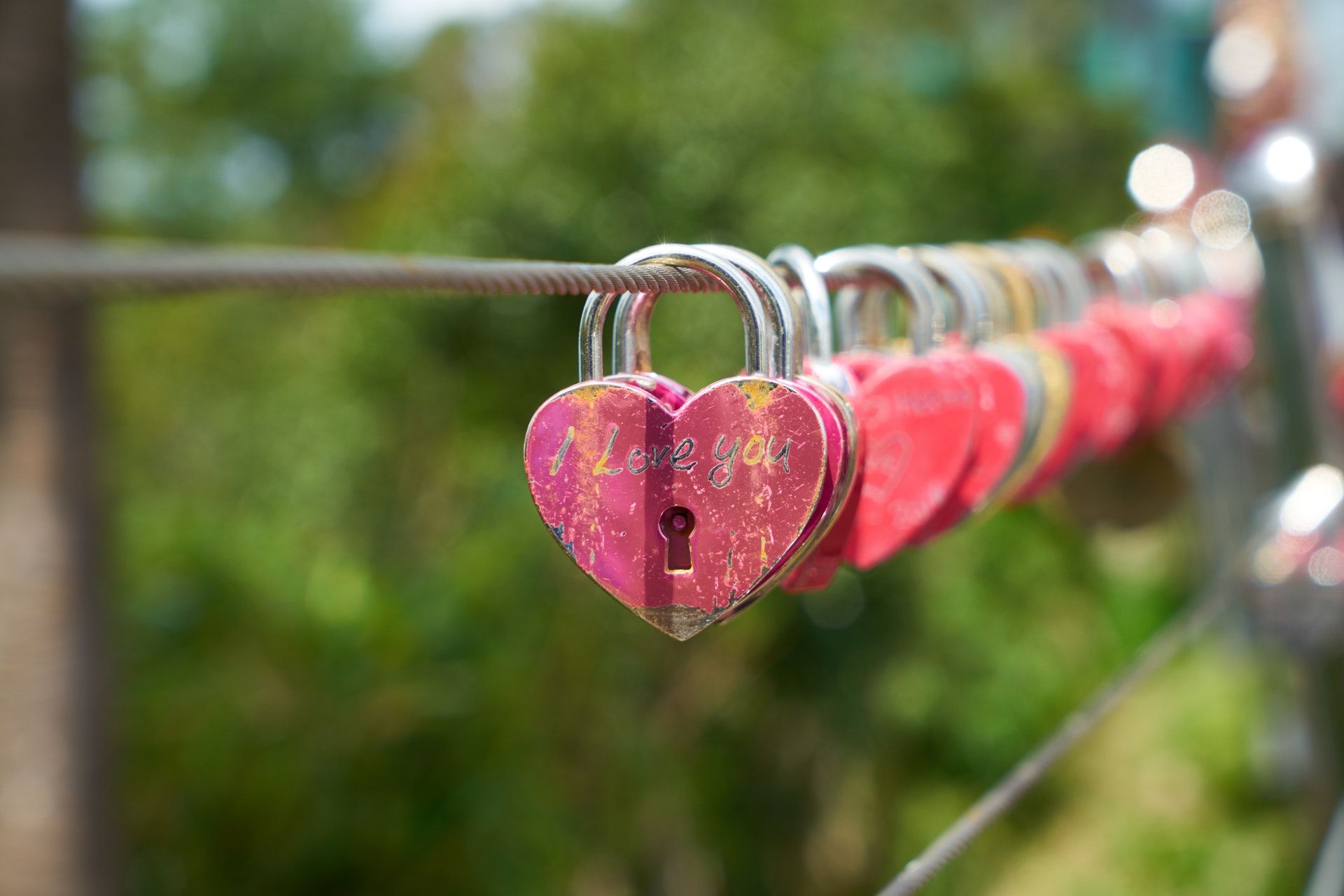 طلسم قفل محبت چیست,نوشتن طلسم مهر و محبت روی قفل